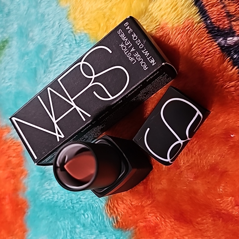Nars lipstick kiss me stupid